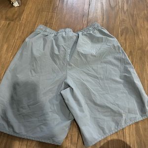 Under armour men shorts small